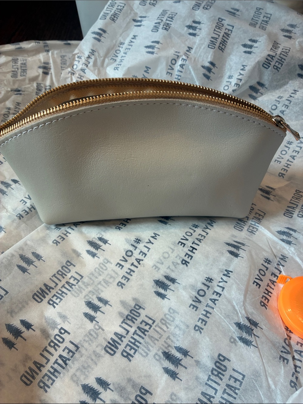 Portland Leather Cream Cosmetic Pouch with Gold Zipper